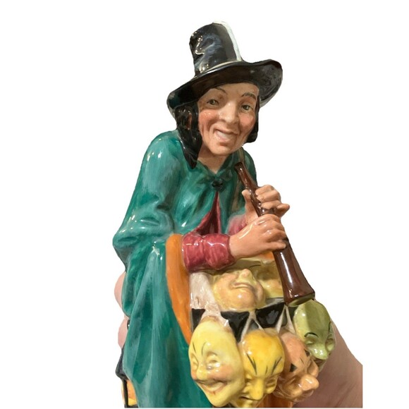 Halloween Antique Royal Doulton “The Mask Seller” Figurine Retired 2103 - Picture 3 of 16